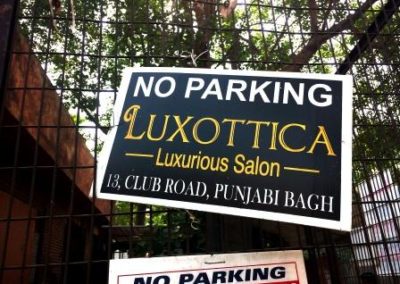 Sunpack Sheet Advertising - No Parking - Luxottica Salon